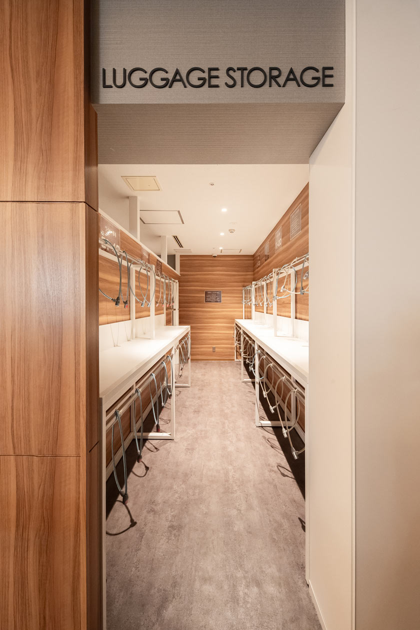 キャリーケース置き場