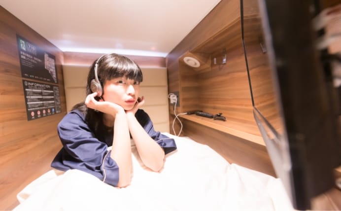 上体を起こしても余裕で広々。