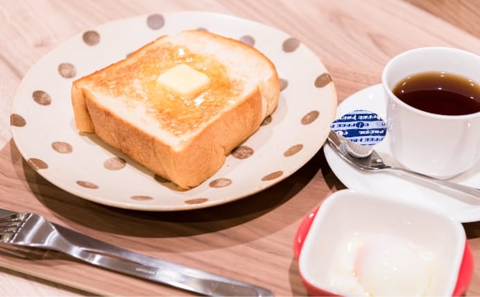 有名パン屋の極厚トースト朝食付き！