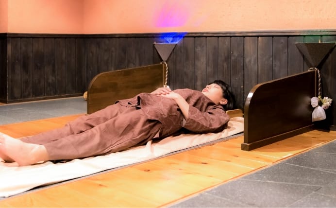 角閃石の岩盤浴で免疫力アップ！