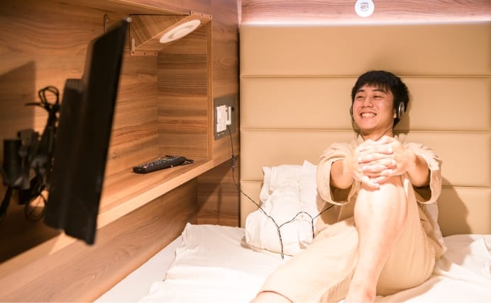 上体を起こしても余裕で広々。